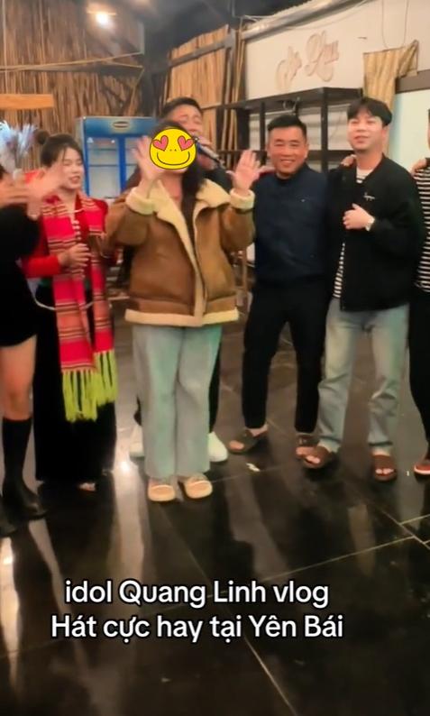 Cô gái áo nâu có hành động gây tranh cãi với Quang Linh Vlogs ở Yên Bái-1