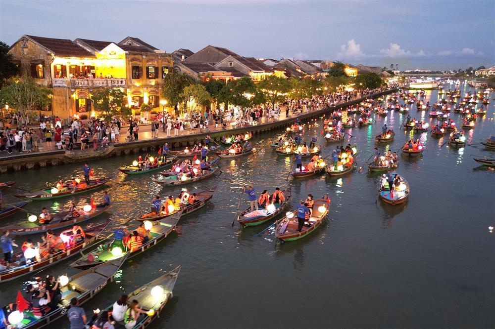 Hội An bác tin phải lót tay tiền tỷ để có suất đạp xích lô, bơi ghe du lịch-2