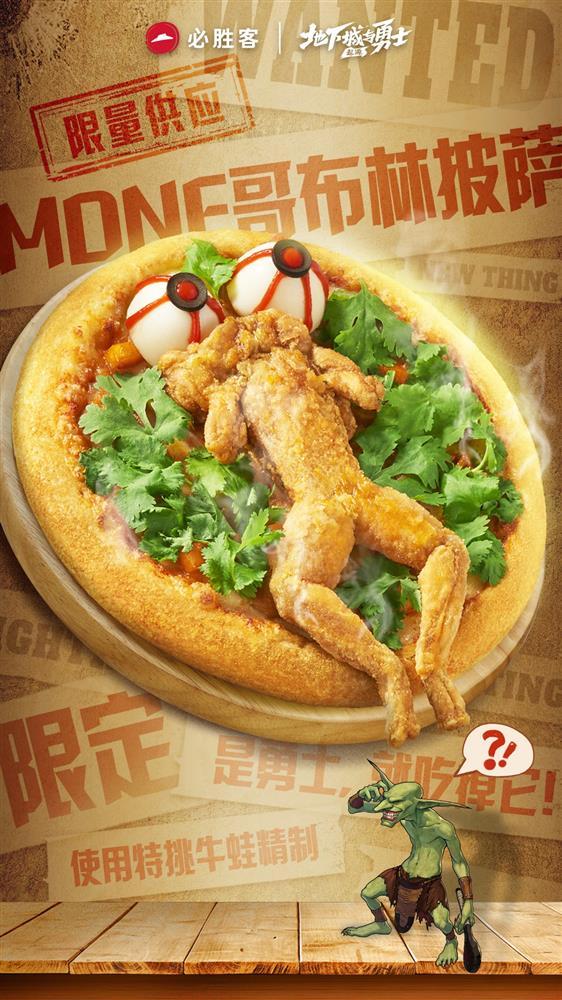 Pizza ếch chiên nguyên con khiến thực khách sửng sốt-1