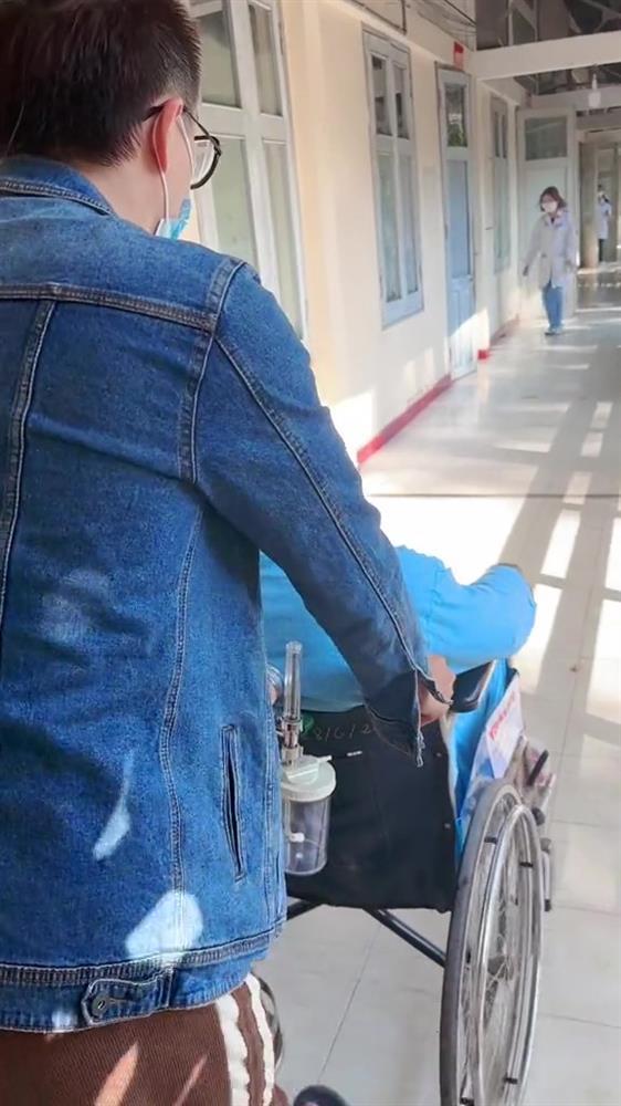 Việt Phương Thoa khóc nghẹn, hành trình cùng ba chiến đấu ung thư phổi: Lúc nhận kết quả mình rất sốc-6