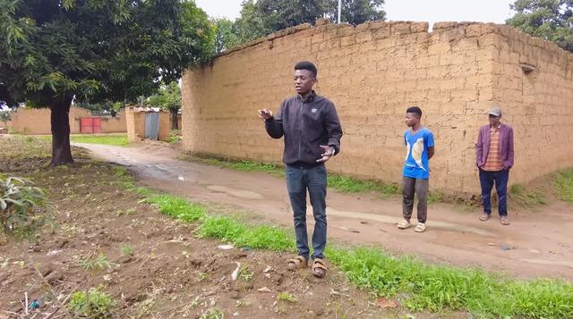 Chàng trai nghèo từng được Quang Linh Vlogs giúp đỡ vừa làm 1 việc khiến dân tình choáng: Giàu nhanh quá-5