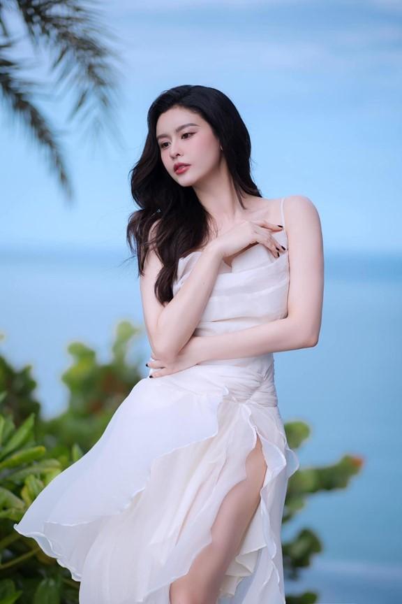 Gái một con Trương Quỳnh Anh gây bất ngờ với visual trẻ trung, thần thái cuốn hút-6