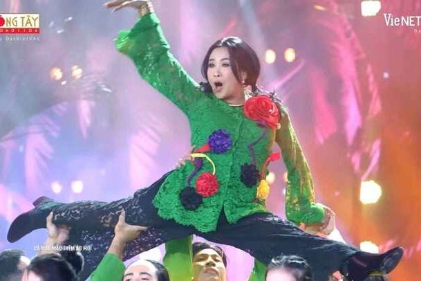 Hé lộ hôn nhân viên mãn của Diva Thanh Lam bên chồng bác sĩ ở tuổi 55-6