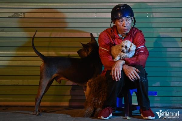 Người Hà Nội co ro trong giá lạnh đầu mùa-7