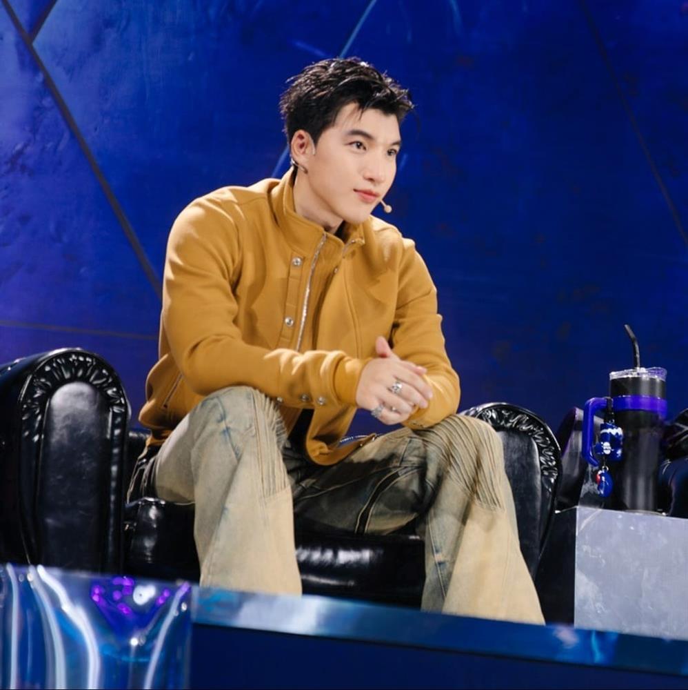 1 nhân vật làm cả bài văn thả thính HIEUTHUHAI, nam rapper nói 6 chữ gây bão cõi mạng!-5