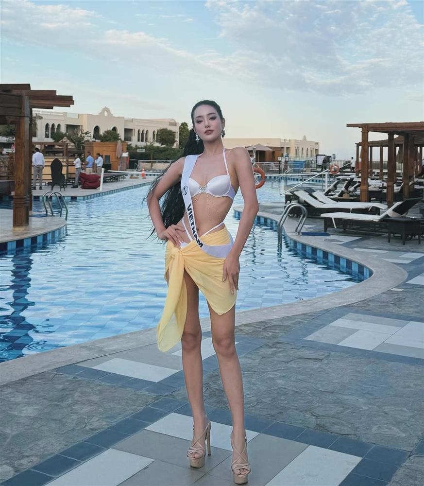 Á hậu Bùi Khánh Linh bốc lửa với bikini trắng tại Miss Intercontinental 2024-2