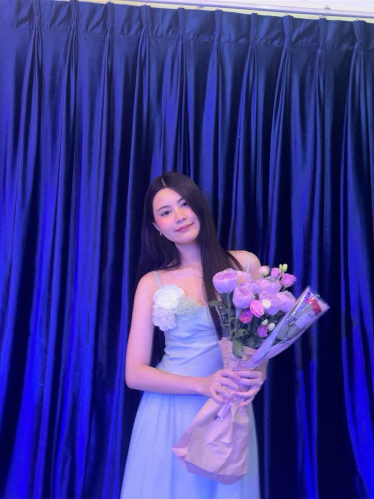 Cuộc sống học sinh của Hạt Dẻ - con gái Quyền Linh: Xe sang đưa đón, học phí 627 triệu/năm-2