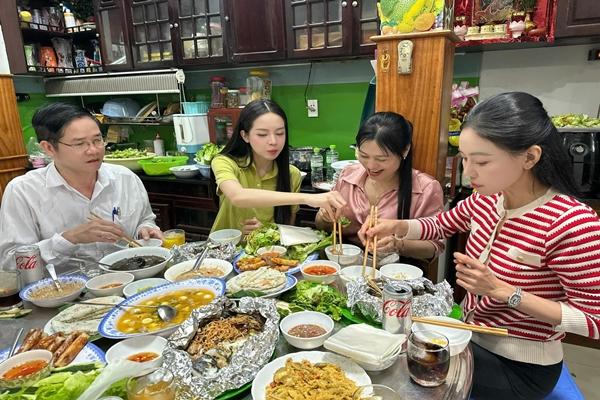 Hoa hậu Thanh Thủy về nhà-12