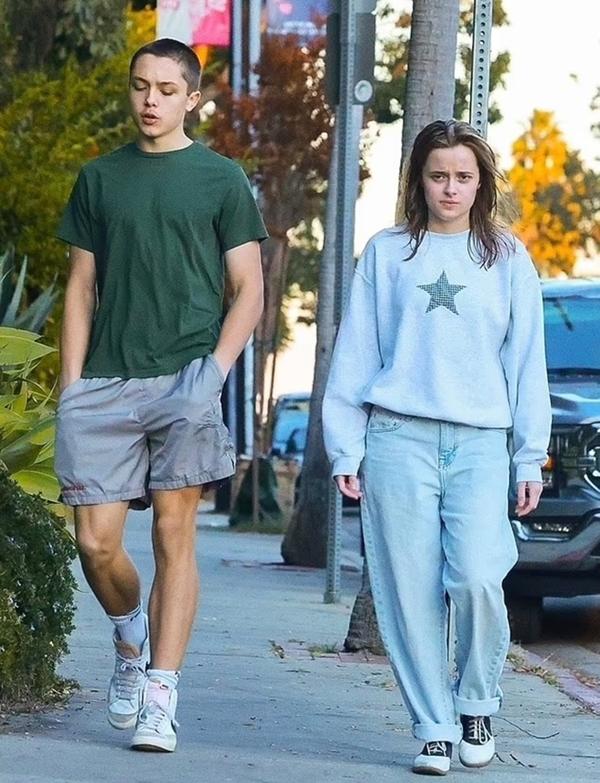 Lần xuất hiện hiếm hoi của cặp song sinh 16 tuổi nhà Angelina Jolie và Brad Pitt-1