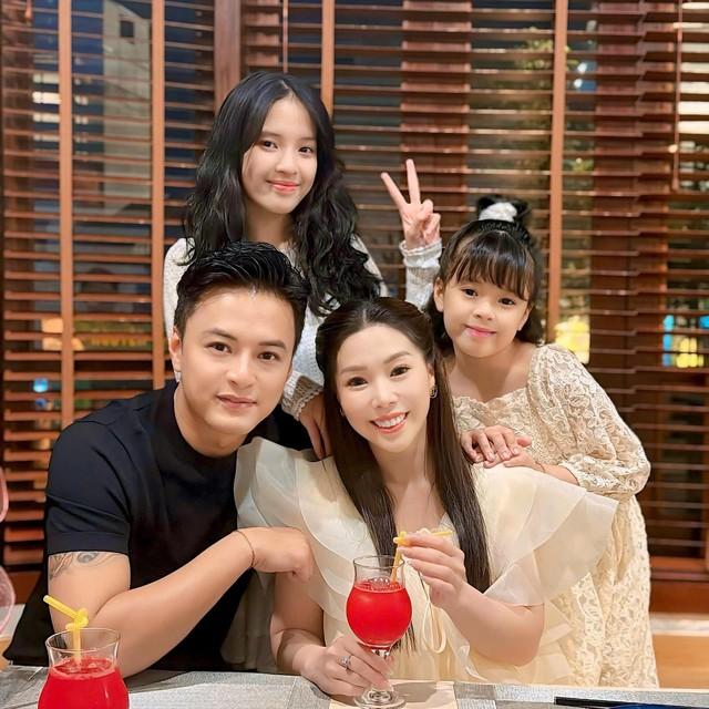 Khoe con gái khéo tay nhưng nhan sắc ái nữ nhà Hồng Đăng mới khiến người xem chú ý-2