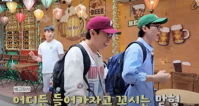 Nhóm nghệ sĩ Hàn Quốc ăn bún, lượn phố cổ Hà Nội, rồi mua vé tàu đi Sa Pa tạo cơn sốt-5