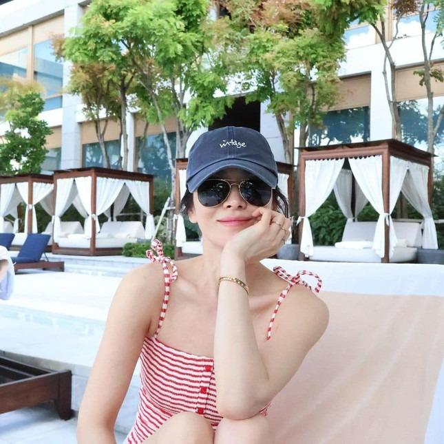 Mẫu áo tắm Song Hye Kyo mặc cháy hàng-1