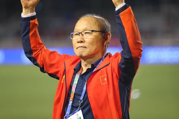 Ông Park Hang Seo sang Lào xem HLV Kim Sang-sik trổ tài-2