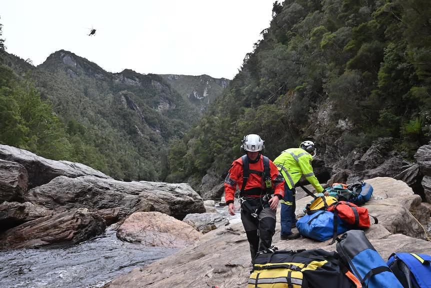 Gặp tai nạn không ngờ giữa sông, nam du khách bị cắt cụt chân-1