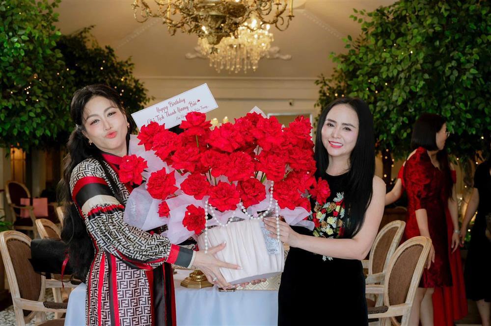 Sinh nhật rực rỡ của chủ tịch Happy Women Leader Network-3