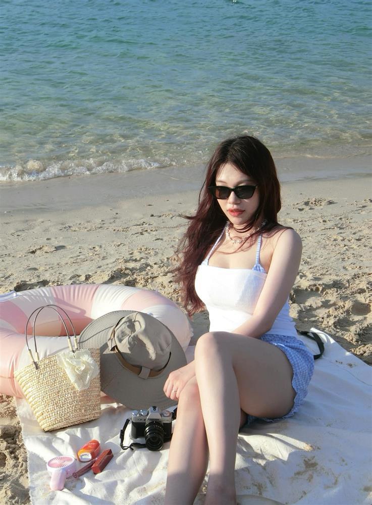 Nửa kia xinh đẹp của tiền đạo tuyển Việt Nam Bùi Vĩ Hào-4