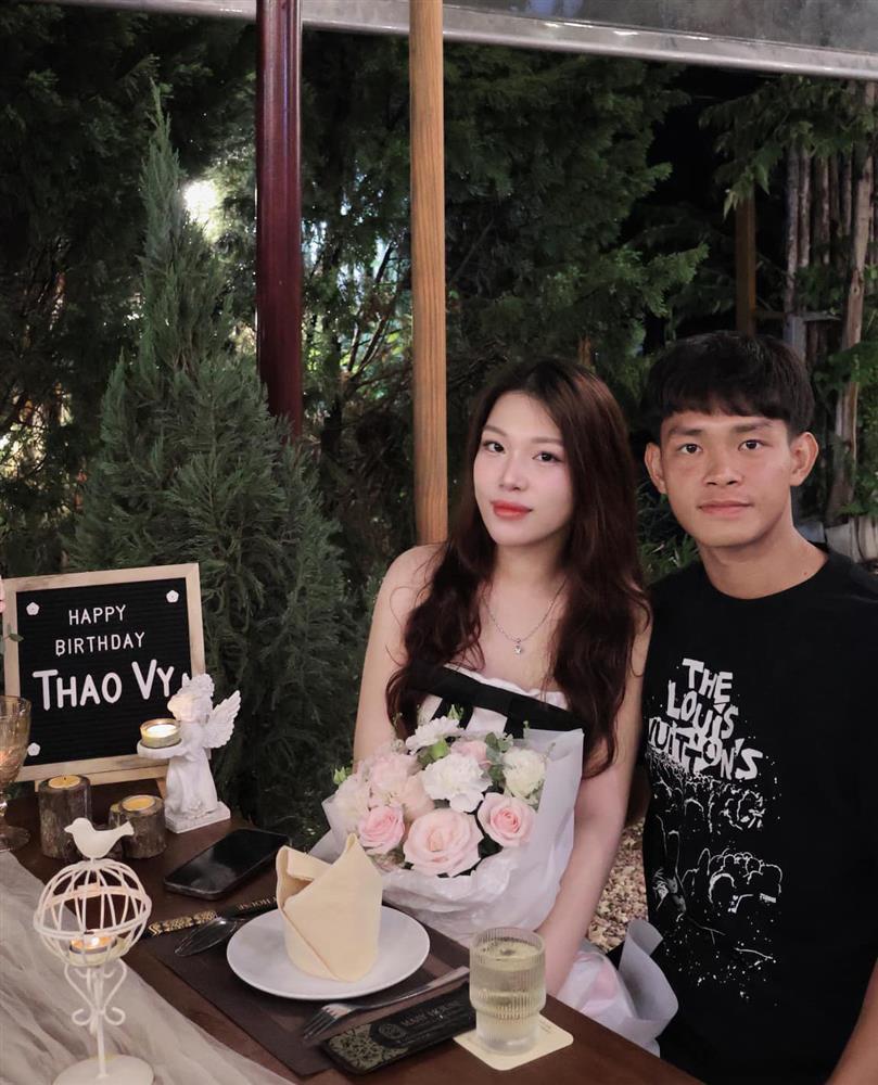 Nửa kia xinh đẹp của tiền đạo tuyển Việt Nam Bùi Vĩ Hào-5