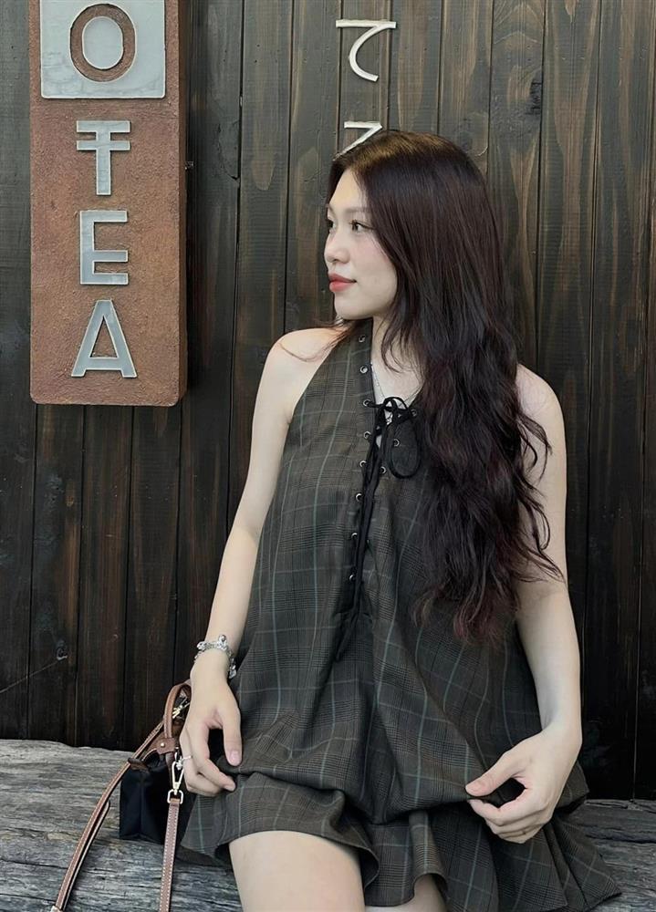 Nửa kia xinh đẹp của tiền đạo tuyển Việt Nam Bùi Vĩ Hào-10