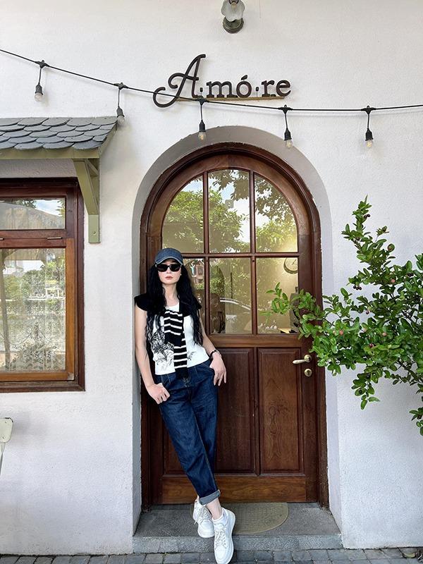 Style thời trang đời thực của mẹ chồng Phương Oanh hack tuổi ra sao?-4