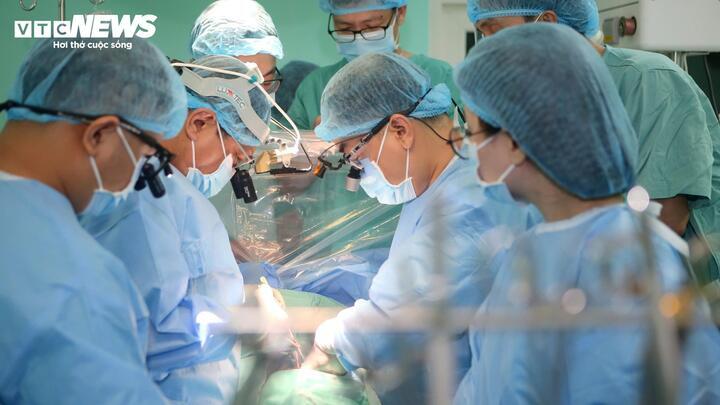 Trái tim chàng trai chết não đập trong lồng ngực thanh niên 23 tuổi ở Huế-2