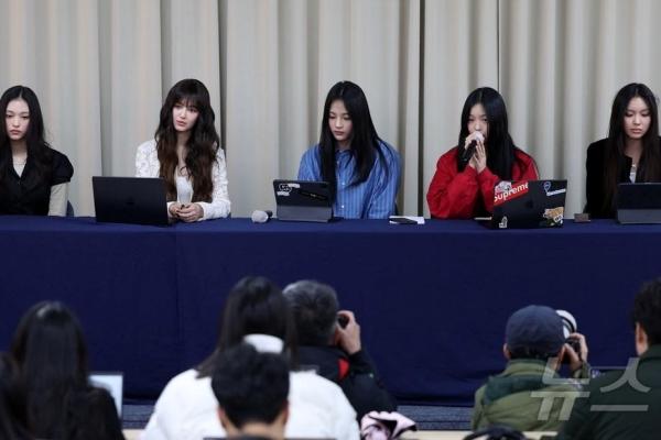 Dispatch bóc thế lực khủng sau lưng thành viên NewJeans, làm lộ luôn người phản bội?-6