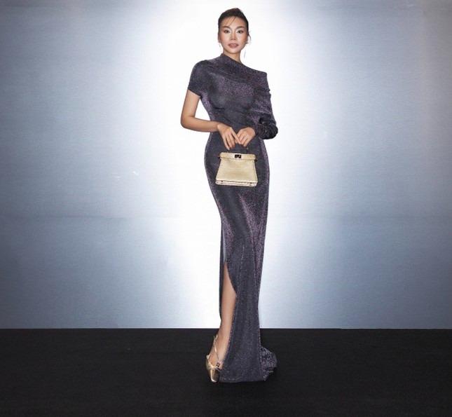 Chị đại làng mẫu Thanh Hằng diện đồ trăm triệu khoe vẻ gợi cảm hết mức-2