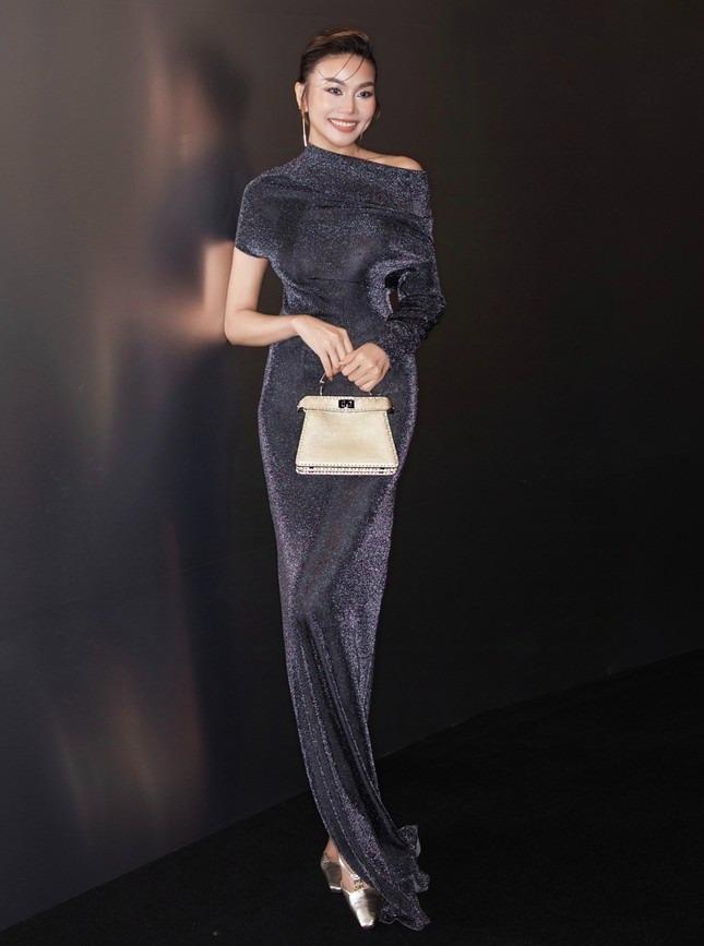 Chị đại làng mẫu Thanh Hằng diện đồ trăm triệu khoe vẻ gợi cảm hết mức-5