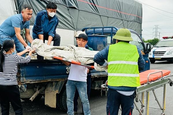 Phát hiện kịp thời tài xế nghi bị đột quỵ, chạy xe loạng choạng trên cao tốc-2