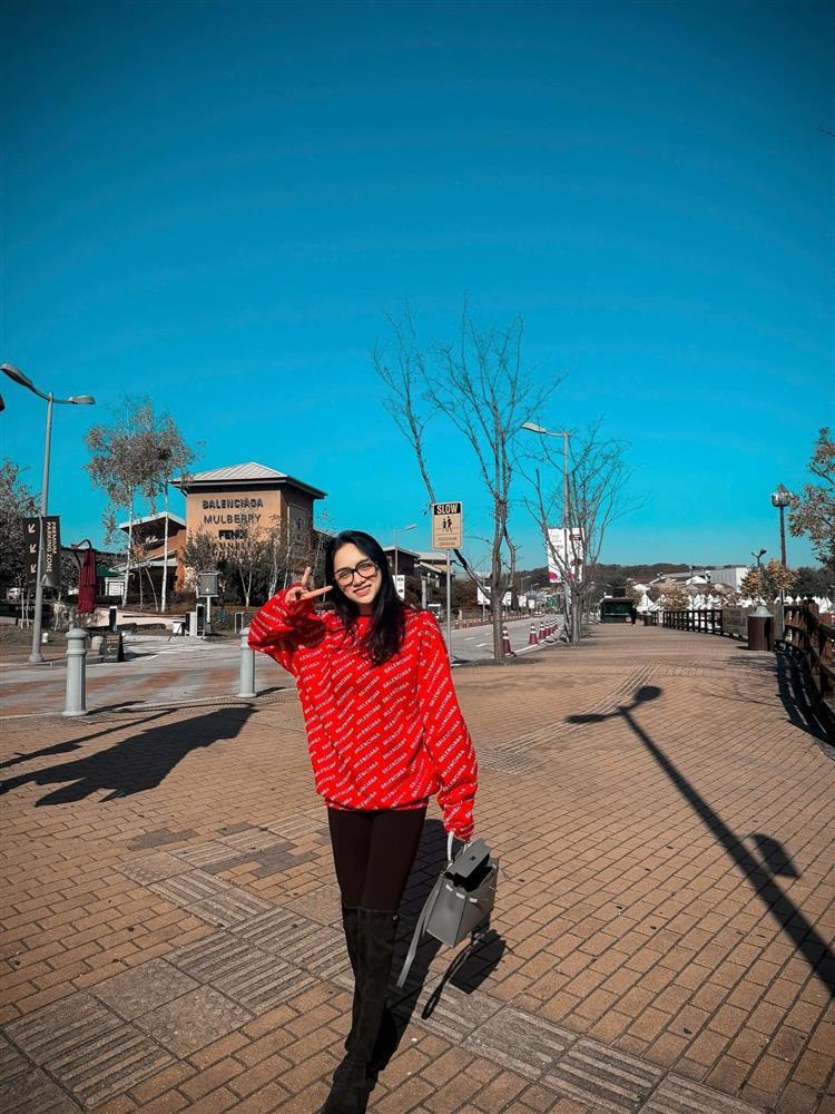 Hương Giang gợi ý set đồ mùa đông giản dị mà vẫn chảnh để đi du lịch-10