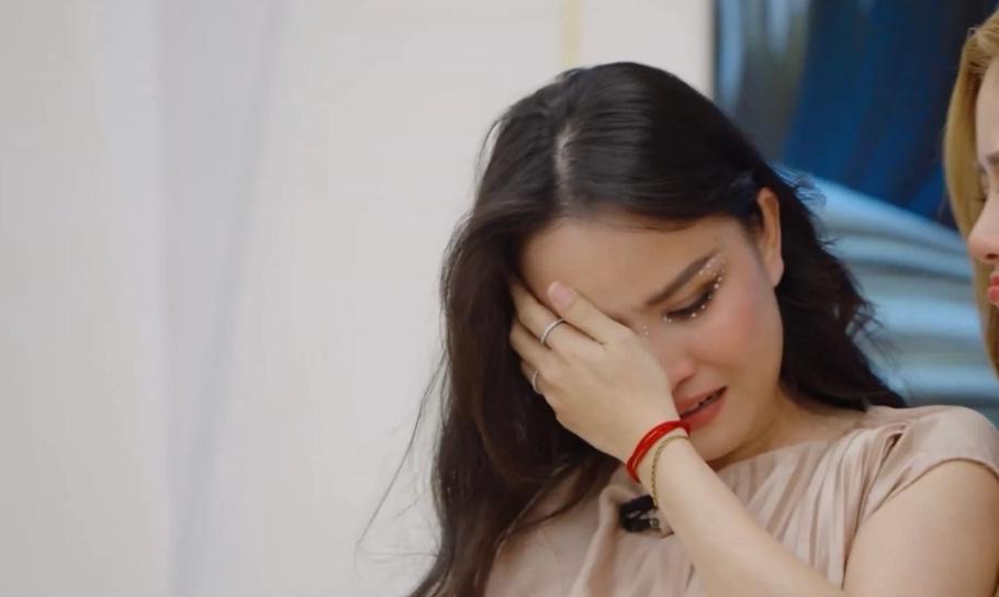 Minh Hằng khóc, liên tục xin lỗi khi 2 chị đẹp chung đội bị loại-4