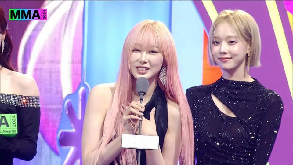 Gương mặt sưng phồng khác lạ của mỹ nhân Kpop-1