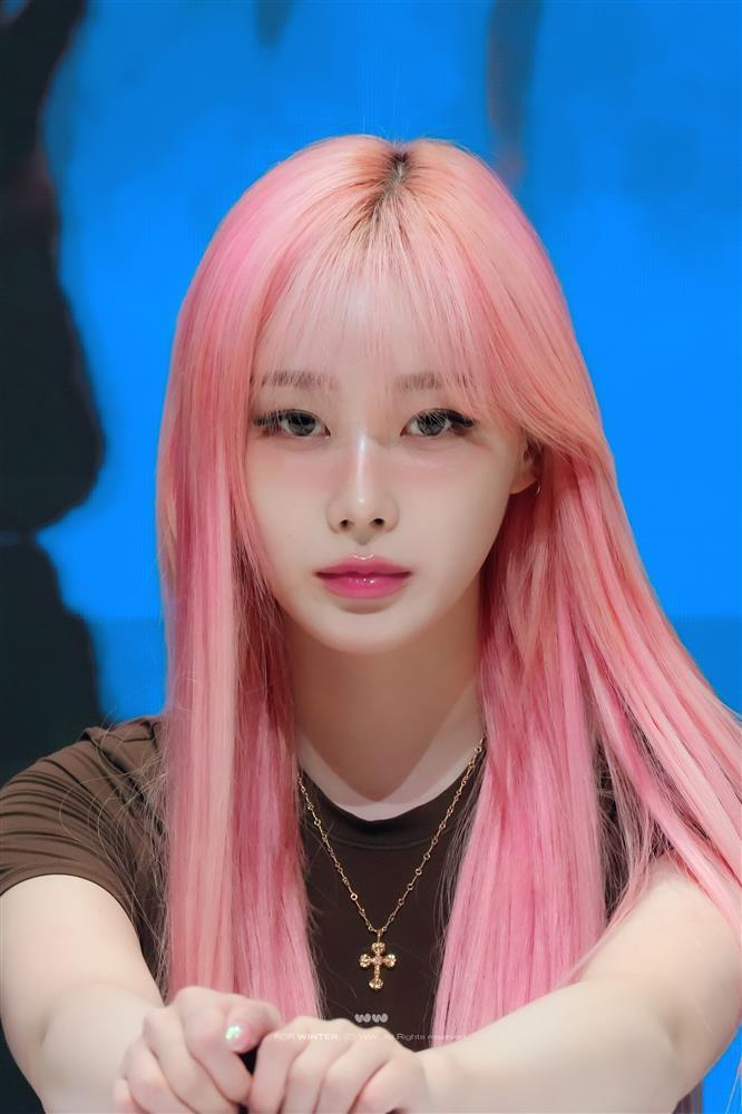 Gương mặt sưng phồng khác lạ của mỹ nhân Kpop-7