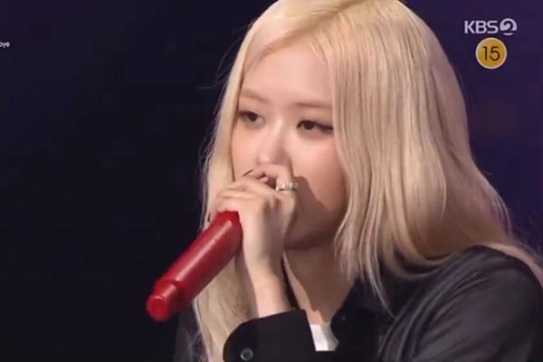 Rosé (BlackPink) bị chỉ trích vì hát như hết hơi-2