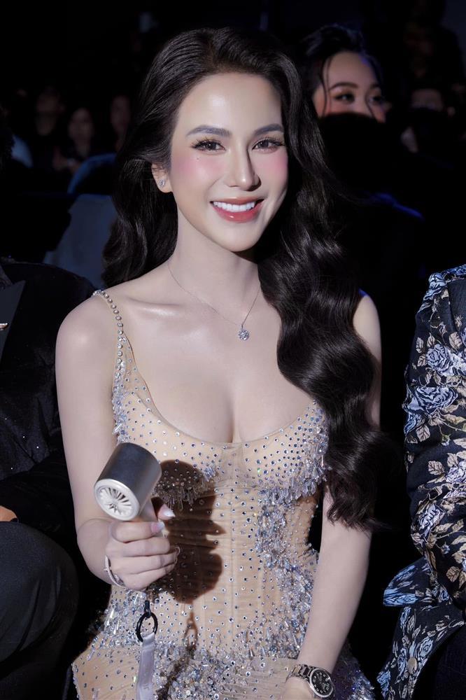 3 mẹ đơn thân giàu có, tự lập của showbiz Việt-5