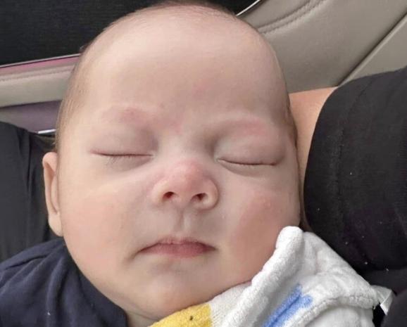 Từng làm mẹ đơn thân nhiều năm, Ly Kute khoe ảnh hạnh phúc của quý tử và chồng công an-2