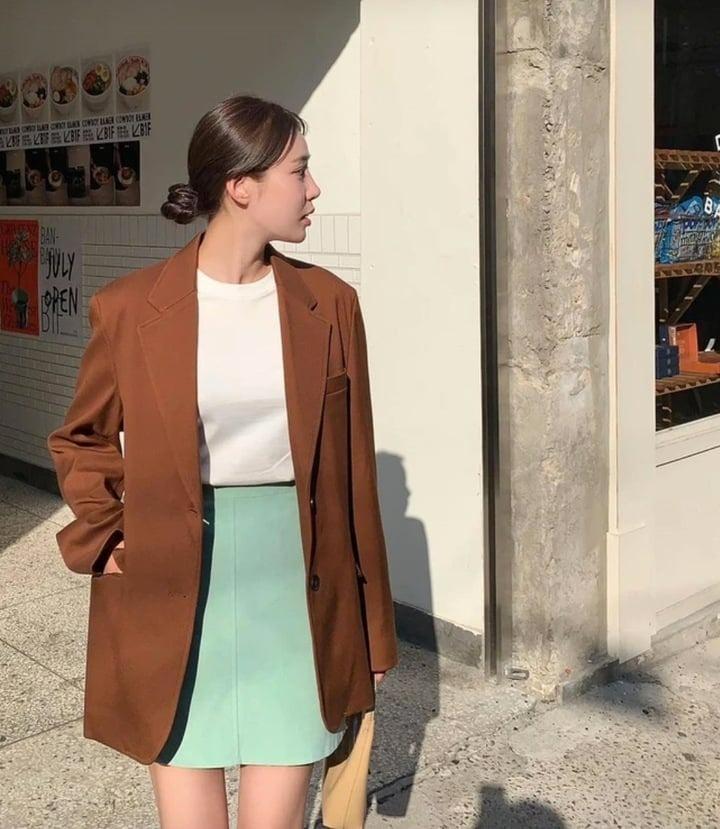 Cách phối áo blazer với chân váy-2