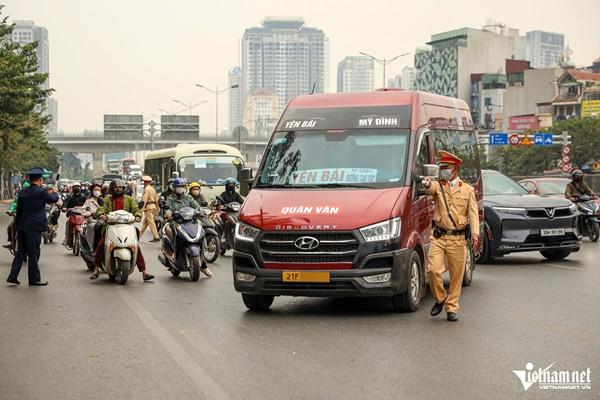 CSGT bí mật ghi hình ô tô khách hợp đồng trá hình, xe limousine vi phạm-3