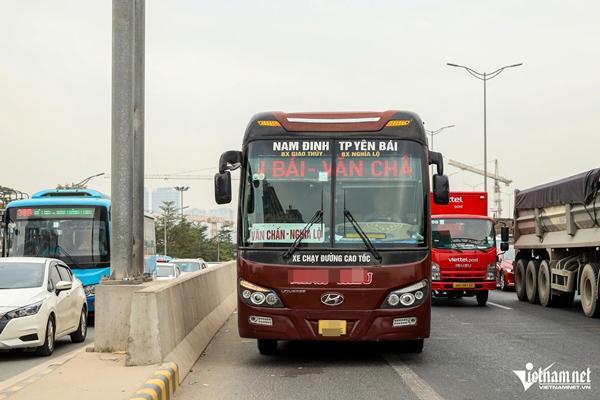 CSGT bí mật ghi hình ô tô khách hợp đồng trá hình, xe limousine vi phạm-8