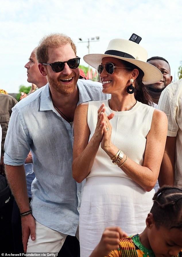 Đòn giáng mạnh vào Harry và Meghan-1