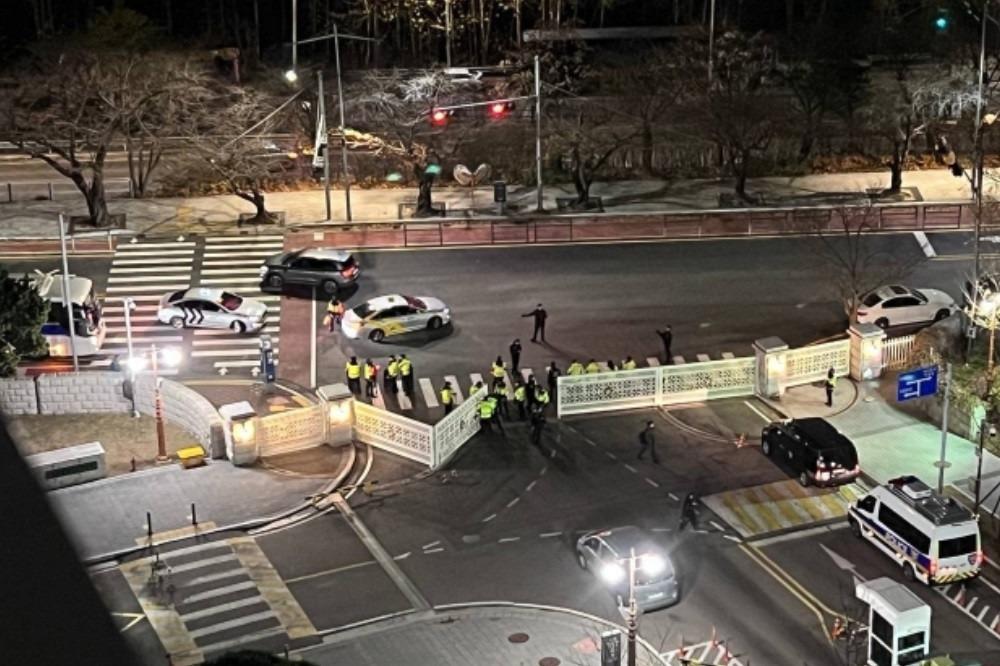 Phe đối lập Hàn Quốc đòi luận tội Tổng thống Yoon Suk Yeol ‘ngay lập tức’-1