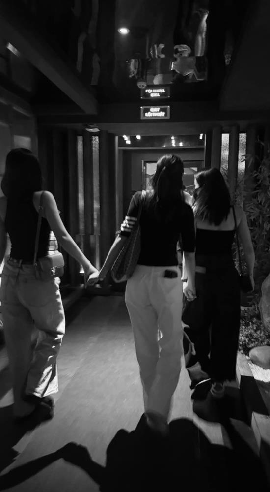 Kỳ Duyên công khai tình tứ với người mới ngay tại sự kiện, 1 sao nữ tỏ ngay thái độ-3