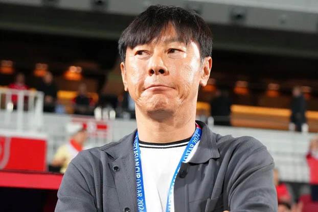 HLV Shin Tae-yong tức giận quát 2 cầu thủ Indonesia ở trận hòa với đội tuyển Lào-3