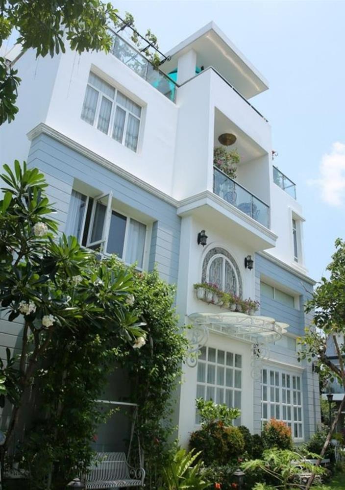 Cơ ngơi triệu đô của sao Việt: Biệt thự của Thúy Hạnh ngập tràn không khí Giáng sinh-1