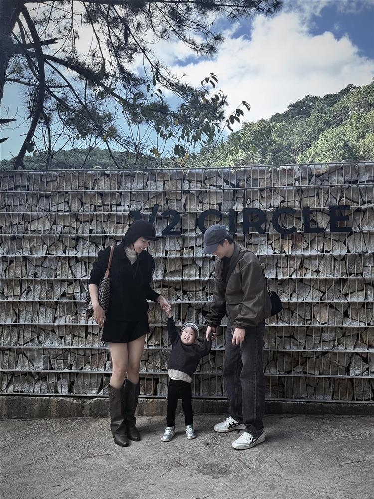 Vợ Phan Mạnh Quỳnh: Lâu chồng không chuyển khoản, tôi giả bộ hỏi câu này-7