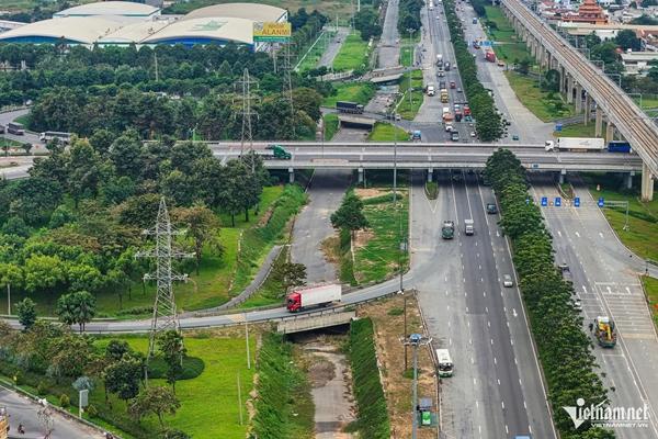 1 km hầm chui ở cửa ngõ phía đông TPHCM xây 8 năm chưa xong-2