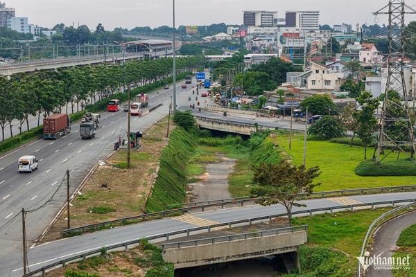 1 km hầm chui ở cửa ngõ phía đông TPHCM xây 8 năm chưa xong-7