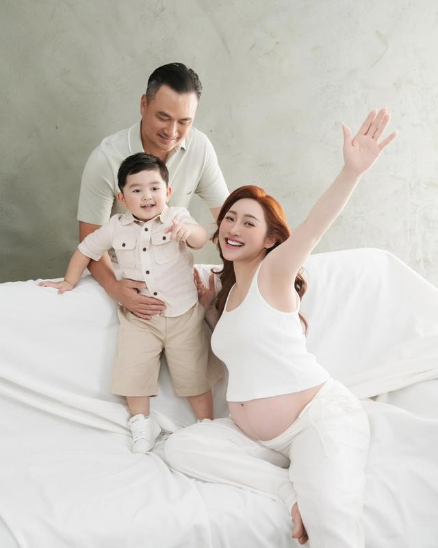 Ái nữ ngậm thìa vàng mới của Vbiz: 3 tháng tuổi đã diện nguyên cây đồ hiệu-5