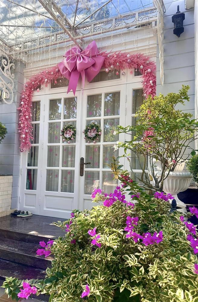 Nghệ sĩ Việt trang hoàng nhà cửa đón Noel, đầu tư khủng nhất là Thuý Hạnh-8