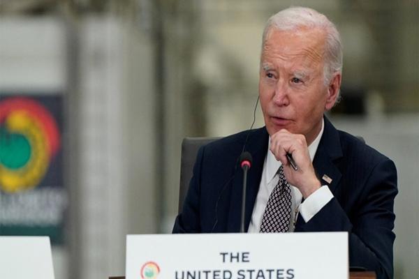 Ông Biden ngủ gật trong cuộc họp với các lãnh đạo châu Phi-1