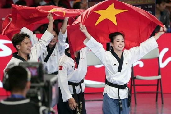 'Chị đẹp' Châu Tuyết Vân lần thứ năm vô địch taekwondo thế giới